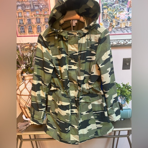 WOMENS CROWN & IVY HOODED GREEN TREE CAMOUFLAGE RAIN JACKET ANORAK COAT SZ MED - Picture 2 of 11